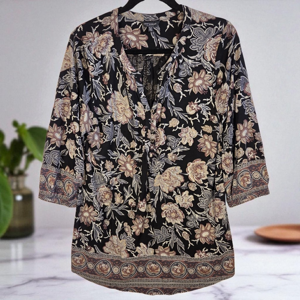 Lucky Brand Women's Black/Rose Floral V Neck Top‎ Size Plus 1X